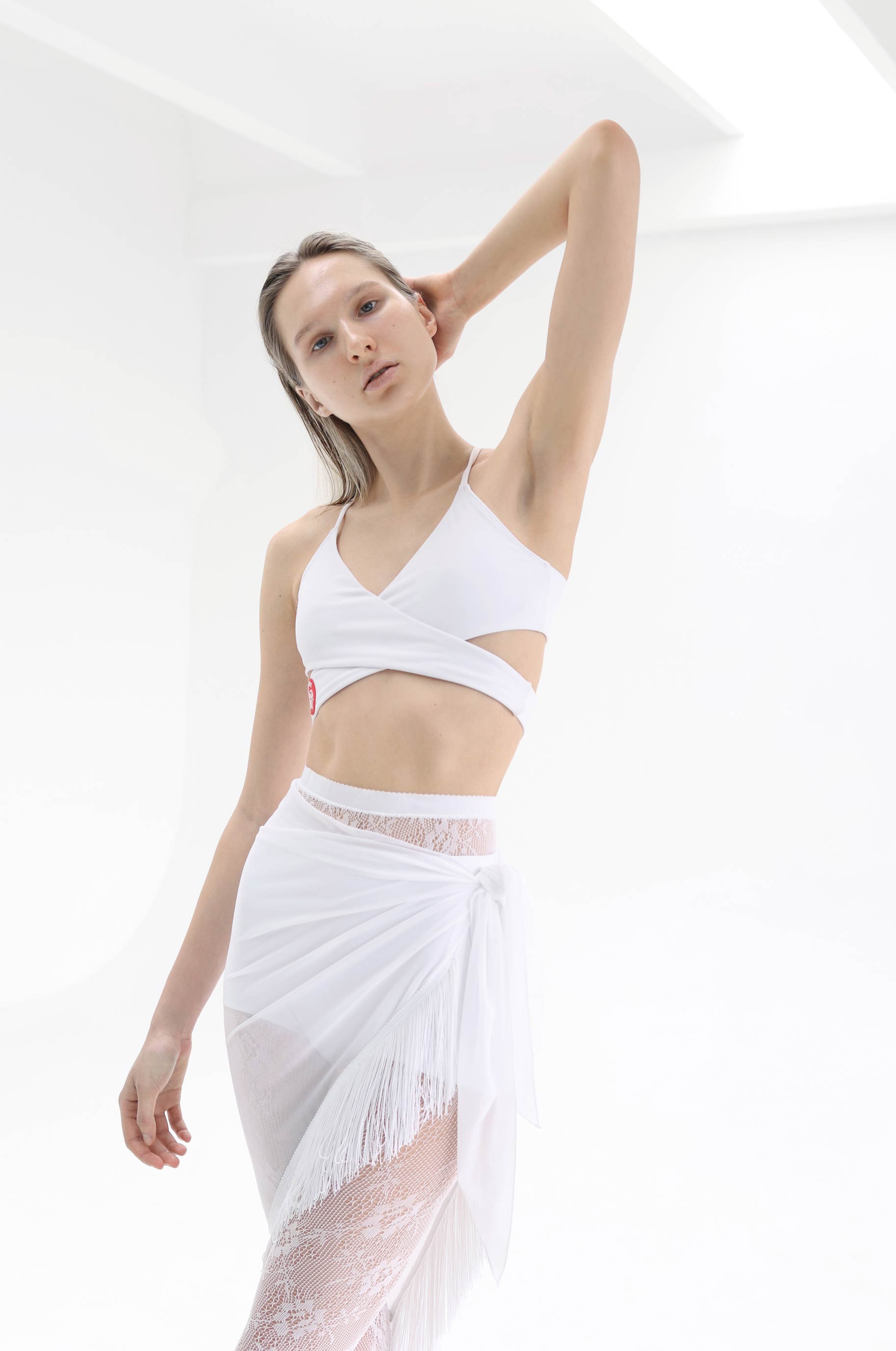 Топ Alluring White